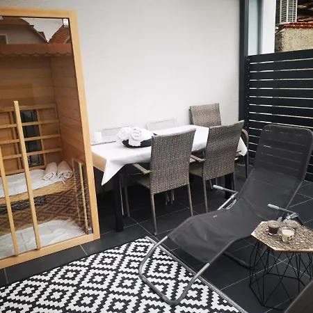 Aparthotel Aparthouse Alfa1 *