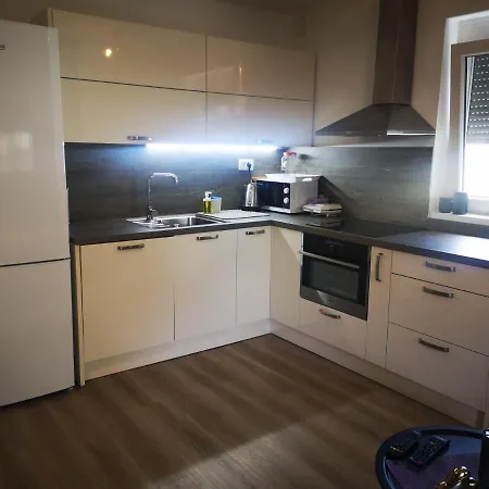 Aparthouse Alfa1 Aparthotel